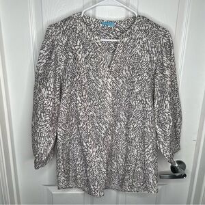 J. McLaughlin Silk Blend Animal Print Pleated Balloon Sleeve Blouse Gray/White L